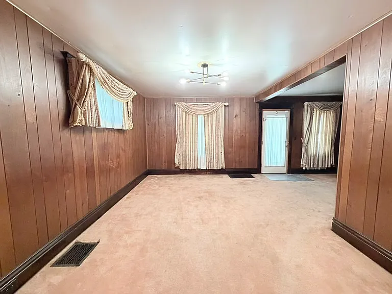 1119 Indiana Ave — Photo 4