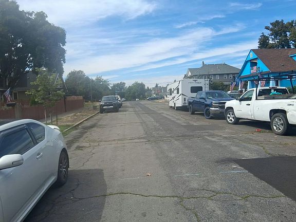 4th image of 1609 W Augusta Ave