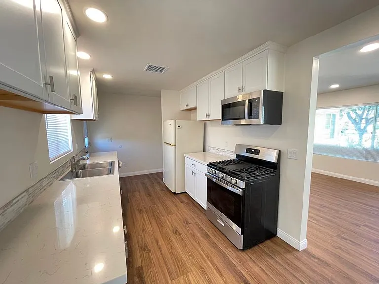 5215 Waring Rd — Photo 8