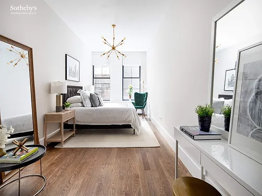 Sold by Sotheby's International Realty | media 18