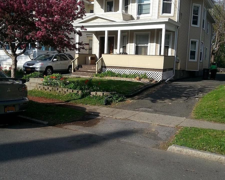 the house front view