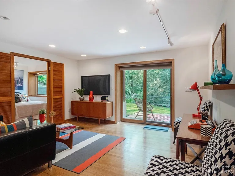 16 Harvard Pl — Photo 19
