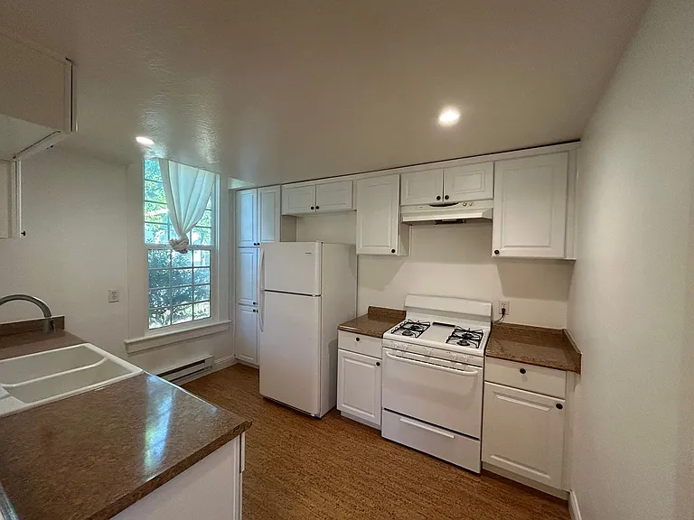 604 Salem St. — Photo 9