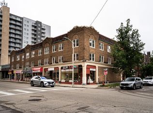 1800 - 1814 Farwell, Milwaukee, WI 53211