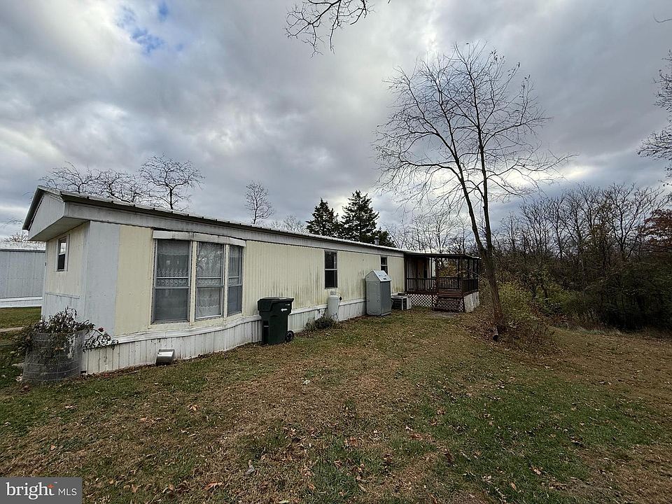 1st image of 20 Coral Dr