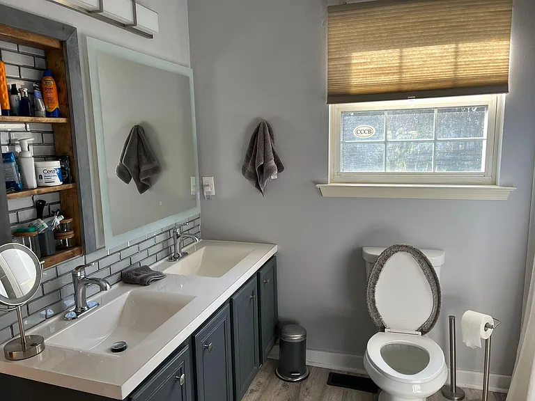 106 Megan Cir — Photo 2