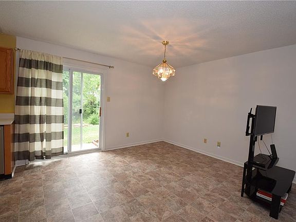 3rd image of 4416 Courtfield Dr