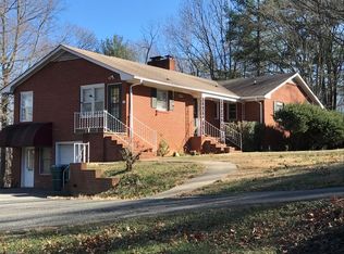 117 Old Gold Ln, Mount Airy, NC 27030