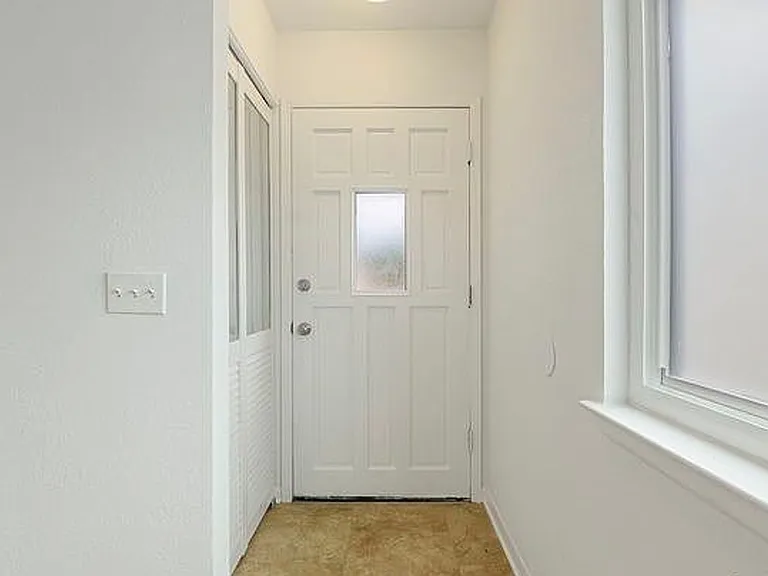 8412 Clear Mdw — Photo 4