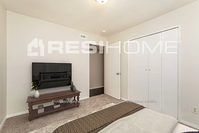 2725 Hackberry Ln — Photo 8