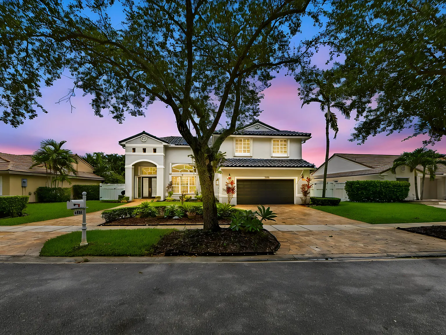 3 bed, 3.0 bath, 2504 sqft, $4,900 — Photo 1