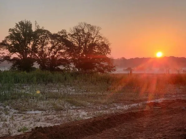 1000 Duke Dr, Bauxite, AR 72011