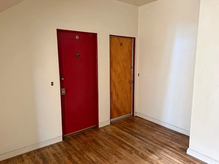 2335 Miramar St — Photo 8