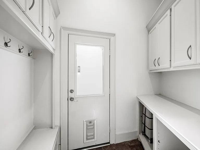 1210 Parkerhaven Ct — Photo 18