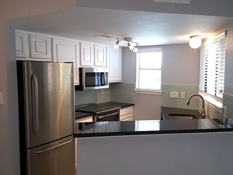 2500 Burleson Rd #304 — Photo 4