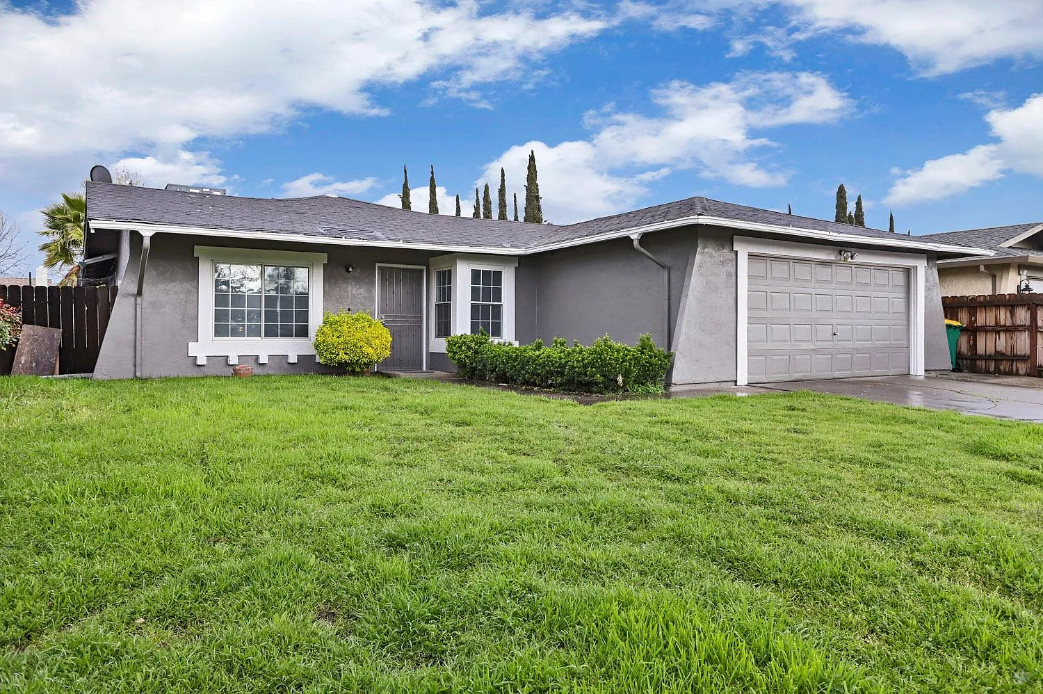 9116 Sandalwood Ct photo 1