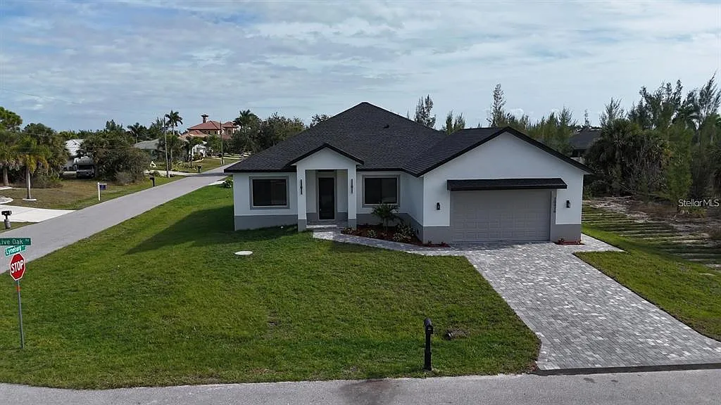 4 bed, 3.0 bath, 2286 sqft, $2,800 — Photo 3