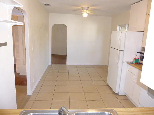 Eat-in kitchen