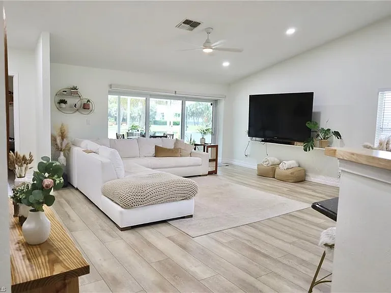 6123 Montego Bay Loop — Photo 1