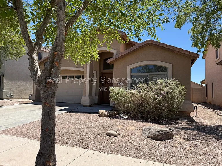 4935 W Ardmore Rd — Photo 2