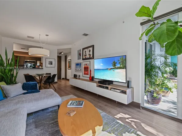 652 NE 63rd St APT 403, Miami, FL 33138