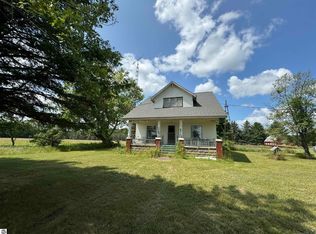 7727 N Gray Rd, Lake City, MI 49651