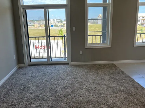 164 Wheat Ln #82, Kitchener, ON N2R 0R4