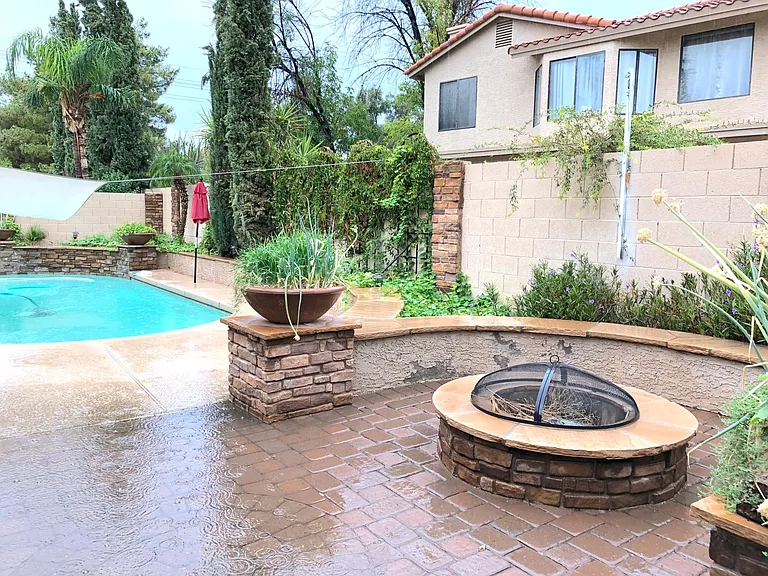 backyard-firplace