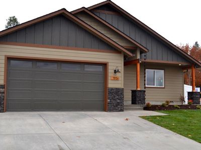 195 SW Rock Gulch Rd, Grants Pass, OR, 97527