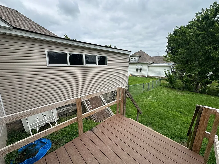 312 Jackson St — Photo 23