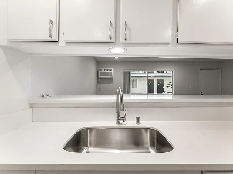 Belmont Heights — Photo 16