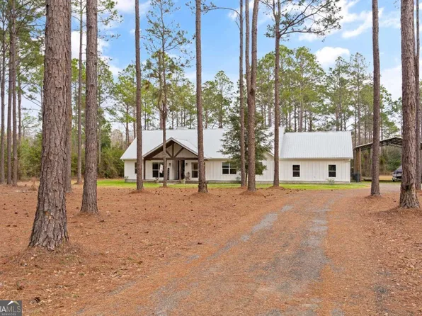 643 Post Rd, Hortense, GA 31543