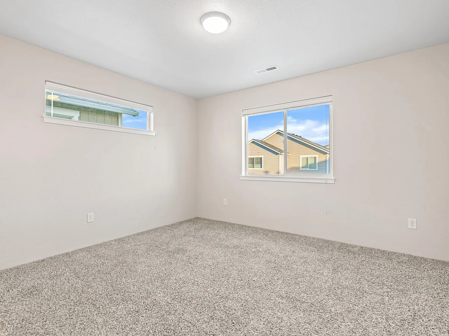 3 bed, 2.5 bath, 1554 sqft, $2,049 — Photo 4