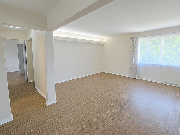 5th image of 1756 Cromwell Dr #5
