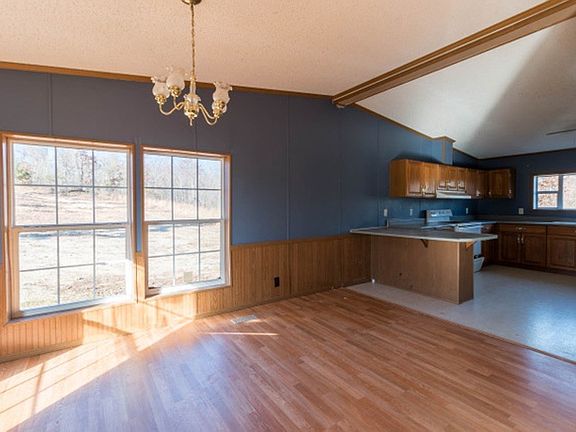 3rd image of 1326 County Road 521