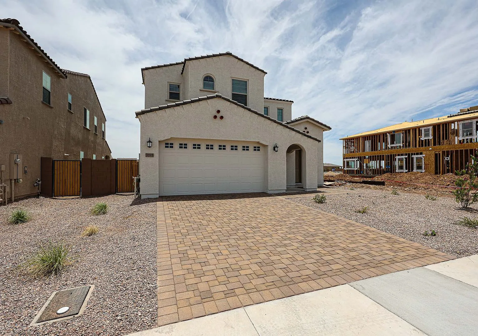 3 Bedroom + Den and Loft in Aloravita Community — Photo 3