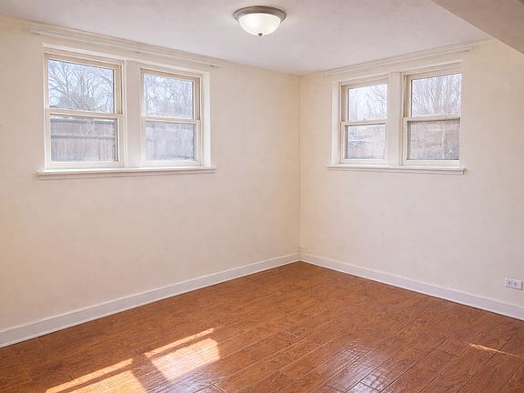 3rd image of 50 Lincoln Ave