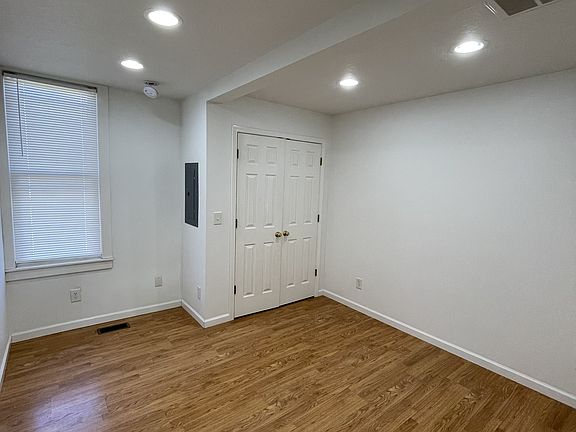 4th image of 194 W Union St #192