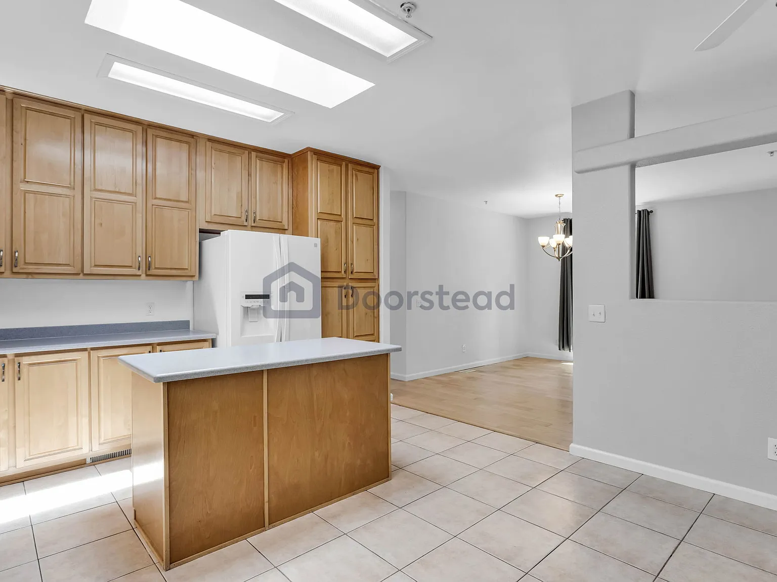 3 bed, 2.0 bath, 2000 sqft, $3,500 — Photo 3