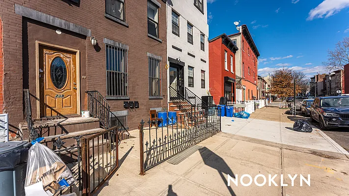 Rented by Nooklyn NYC LLC | media 11