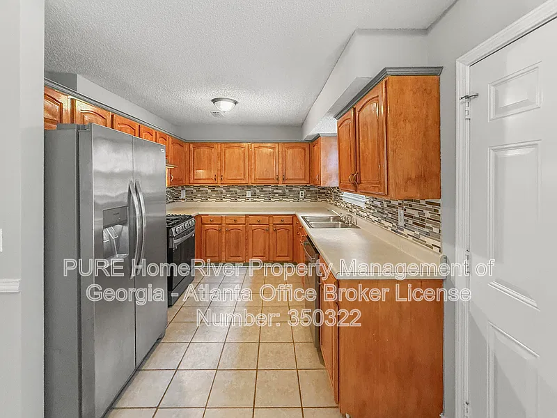4 bed, 2.5 bath, 1386 sqft, $1,995 — Photo 4