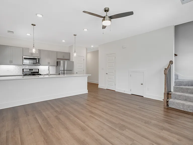 228 Huntley Pl — Photo 4