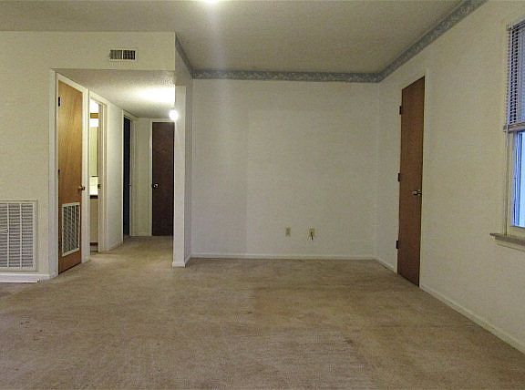 5th image of 208 Cedar Dr