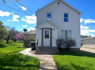 409 4th St, Iron Mountain, MI 49801