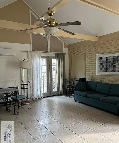 240 Country Club Cir #2 — Photo 4