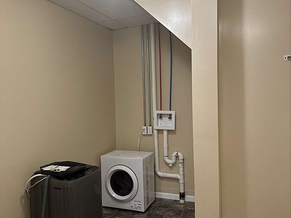 4th image of 18 E Lapeer St #6