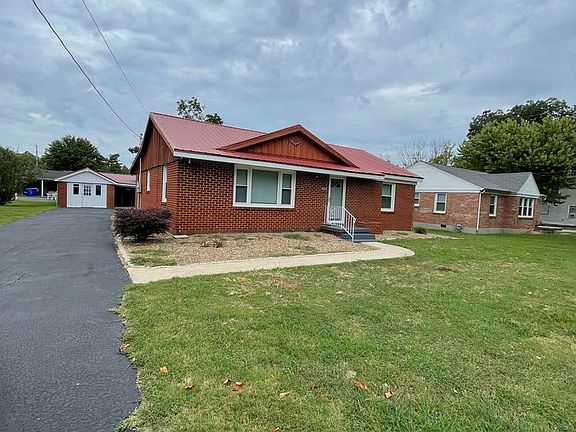 2nd image of 202 Akin Ave