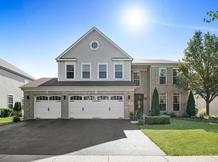 340 Stonegate Rd, Bolingbrook, IL 60440