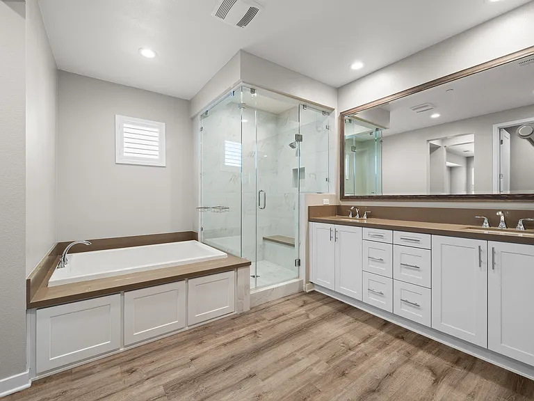 16205 Camden Cir — Photo 36