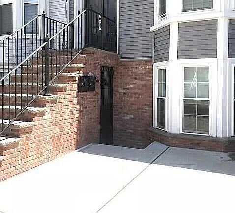 2nd image of 320 New York Ave #1